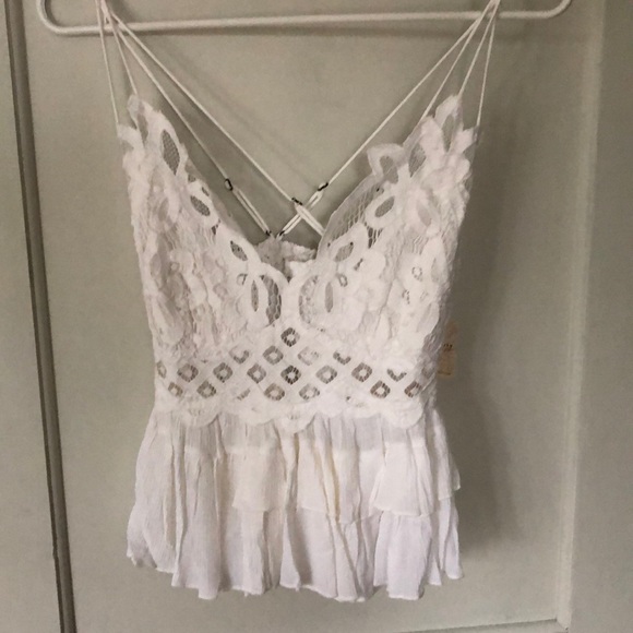 Free People Tops - Free People Adela top, white. Size medium. Adjustable straps. Lacey. NWT🔥🔥🔥